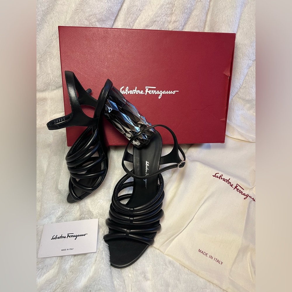 COPY - SALVATORE FERRAGAMO Luxe Leather Sandal Black Size 9.5
